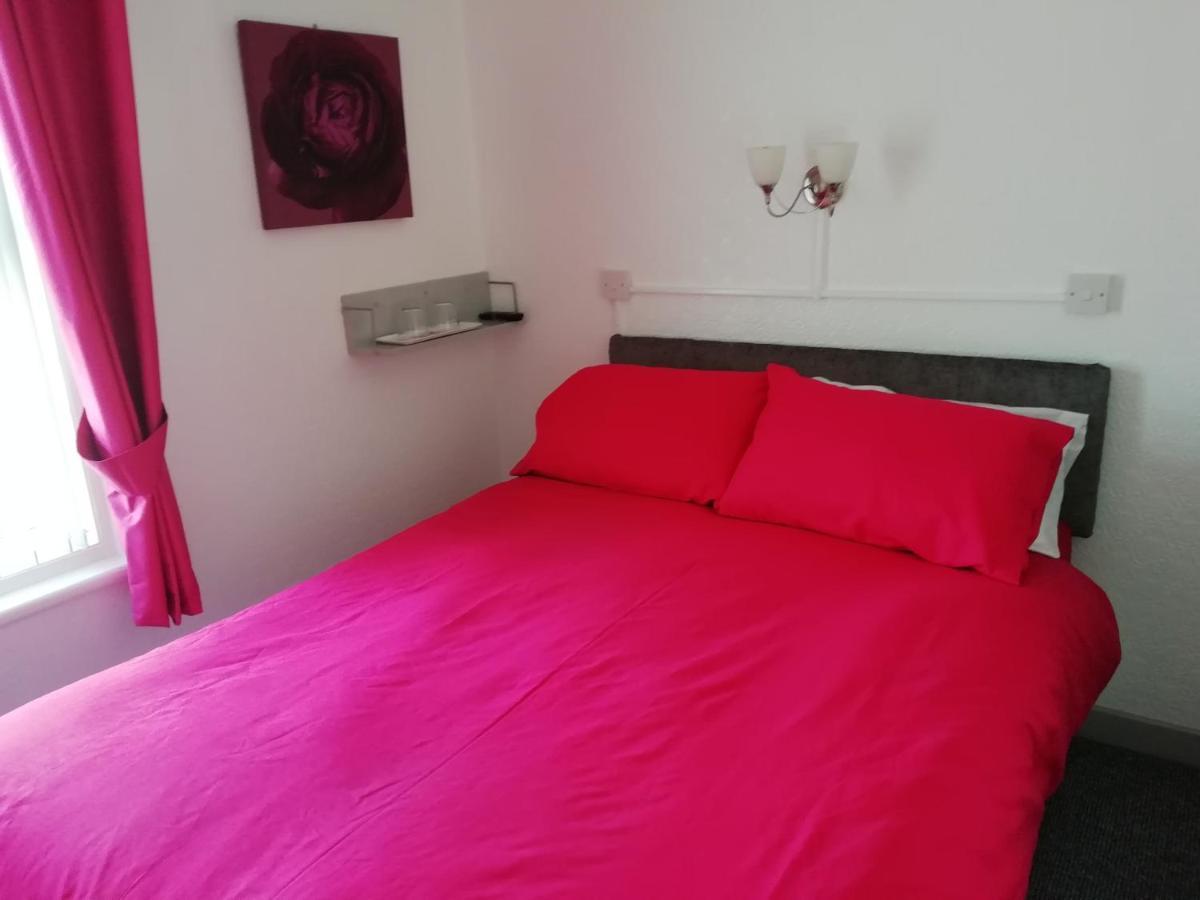 The Shining Diamond Bed and Breakfast Blackpool Esterno foto