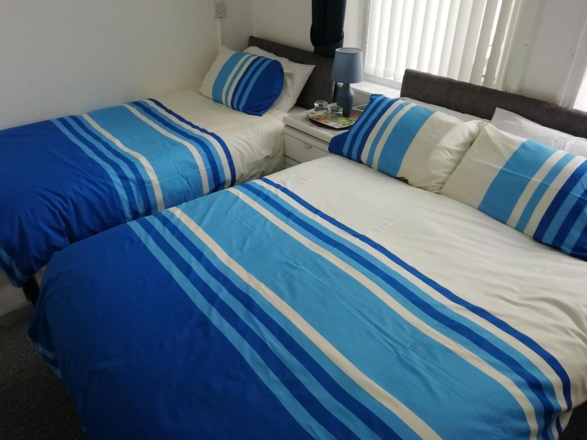 The Shining Diamond Bed and Breakfast Blackpool Esterno foto